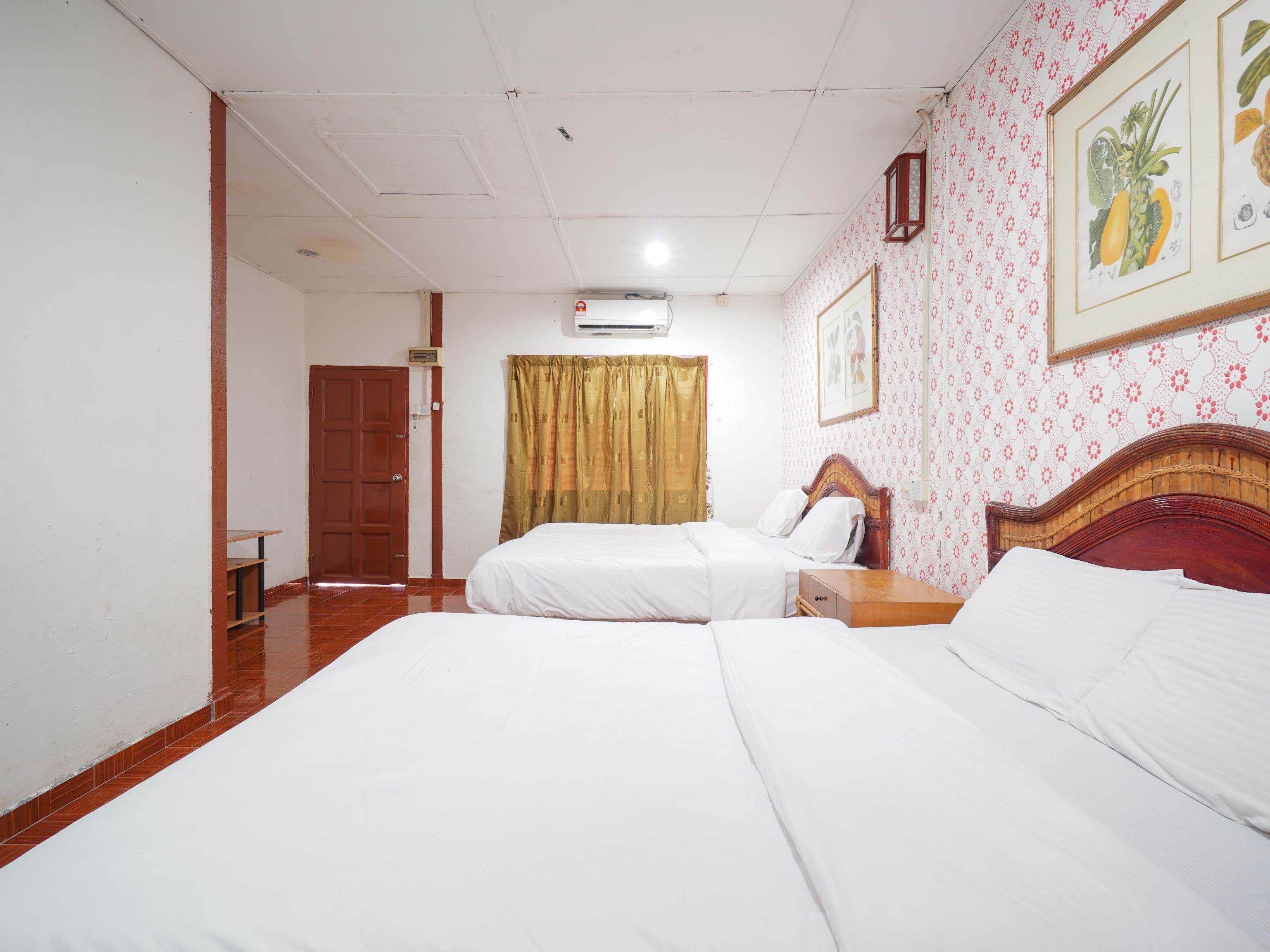 Oyo 89646 Panvill Resort Kampung Teluk Nipah Buitenkant foto