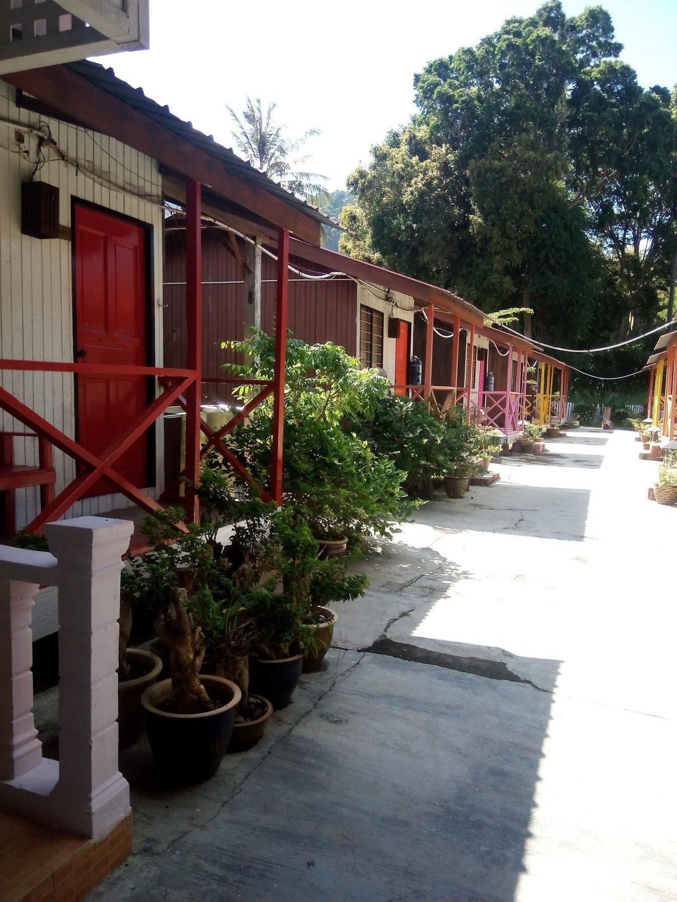 Oyo 89646 Panvill Resort Kampung Teluk Nipah Buitenkant foto